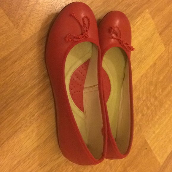 Made in Spain red flats - Picture 3 of 3